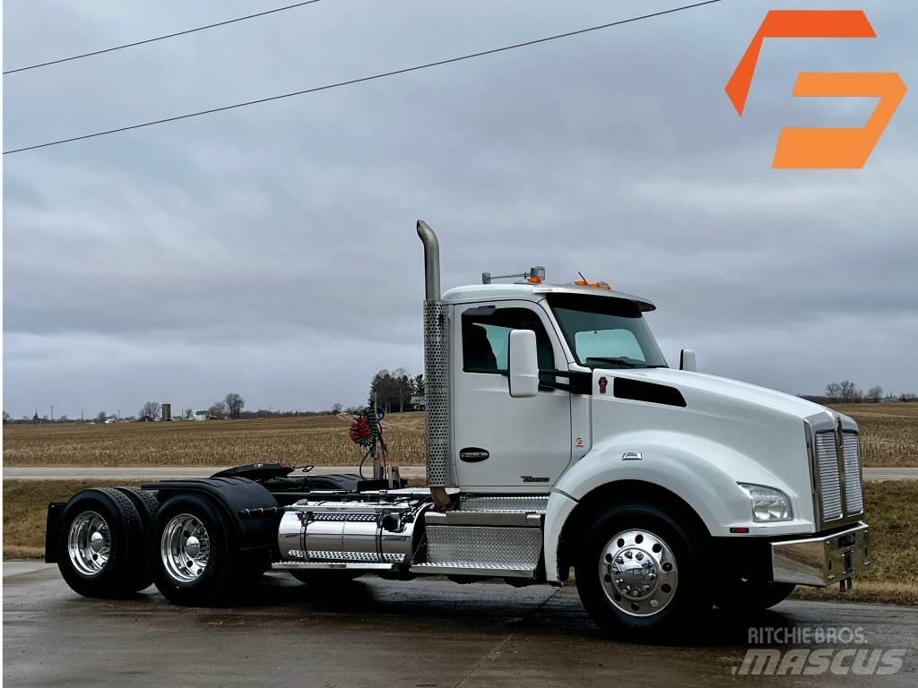 Kenworth T 880 Tractor Units