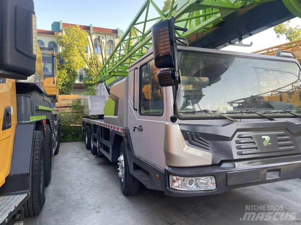 Zoomlion ZTC 251 V All terrain cranes