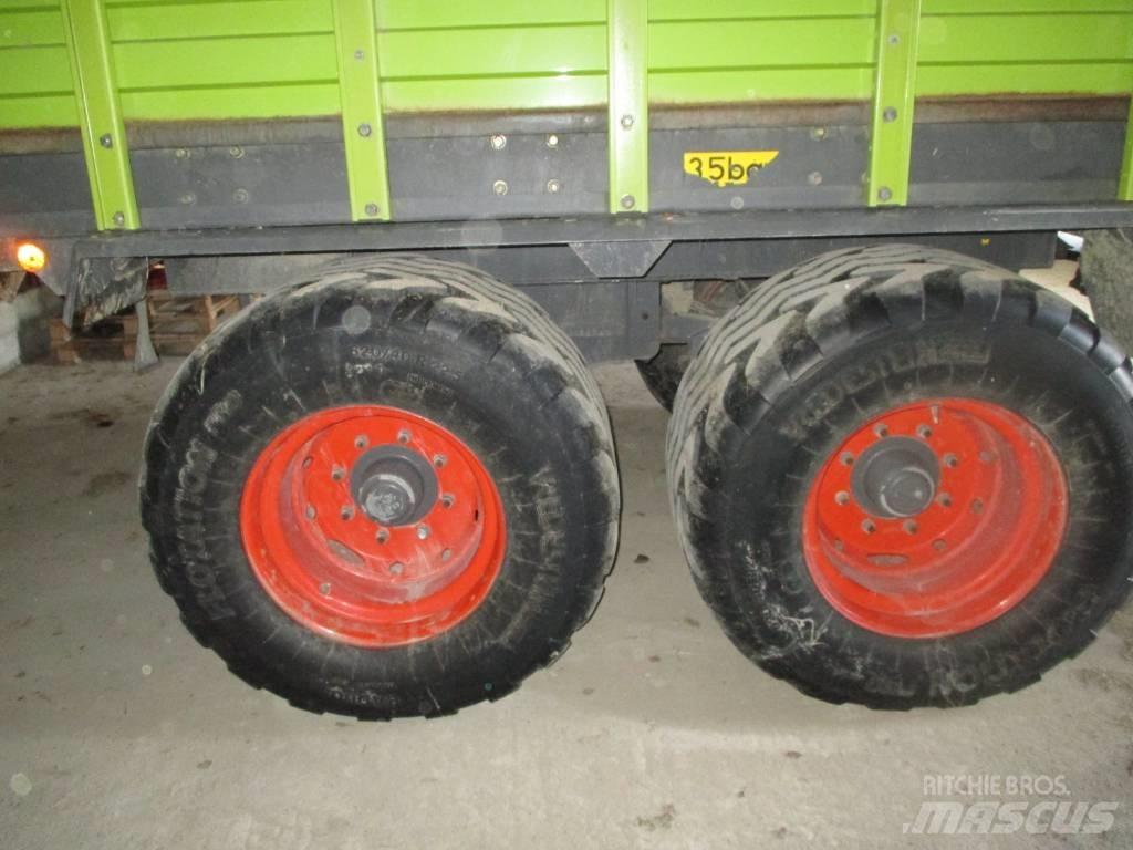 CLAAS Quantum 4700 Self loading trailers