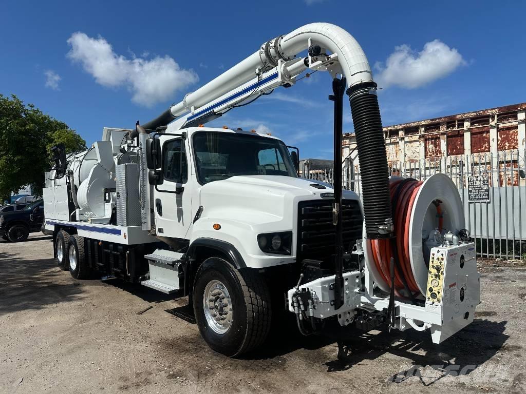 Freightliner 114 SD Combi / vacuum trucks