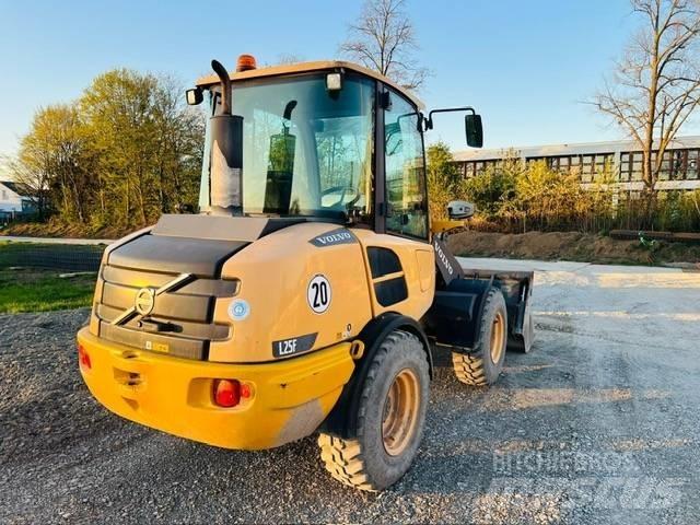 Volvo L25FZ Skid steer loaders
