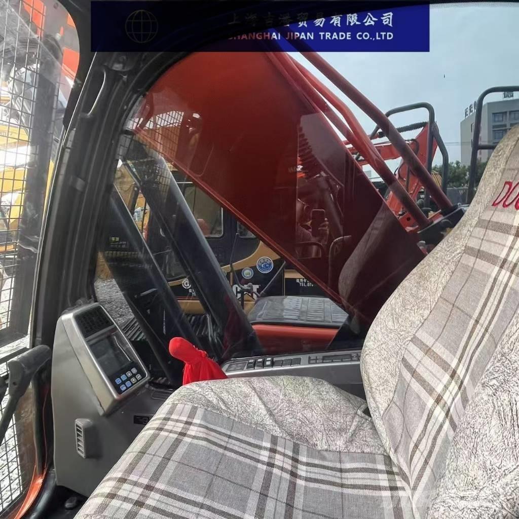 Doosan DX 300 LC Crawler excavators
