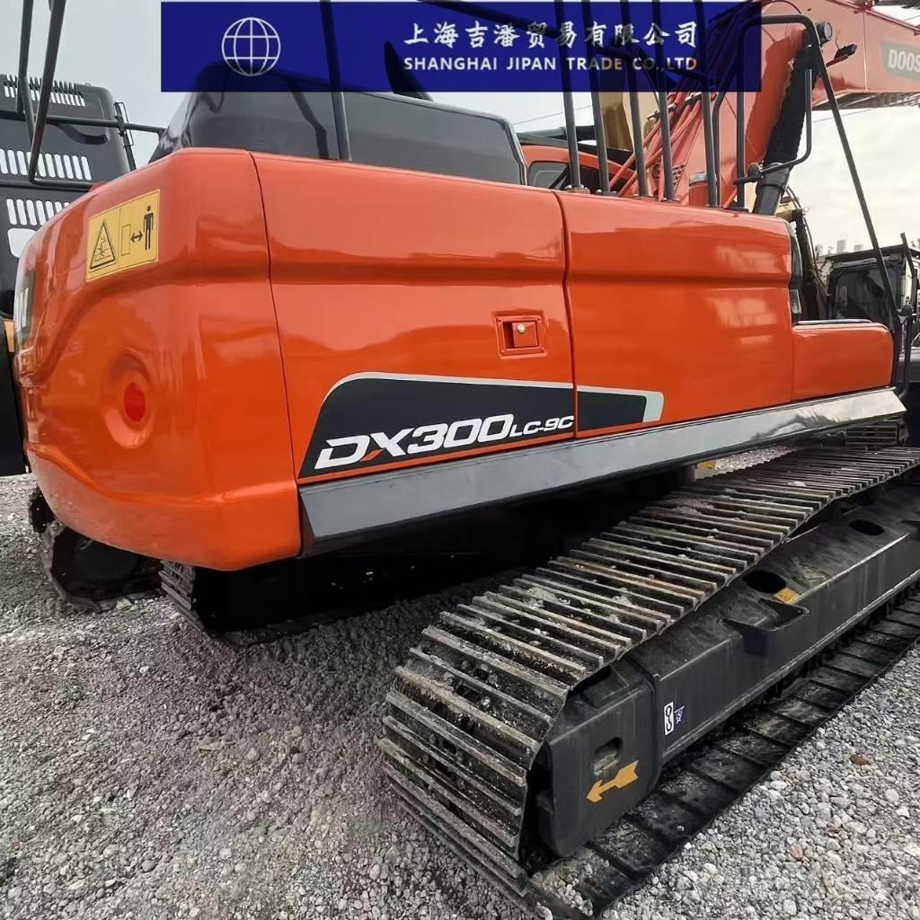 Doosan DX 300 LC Crawler excavators