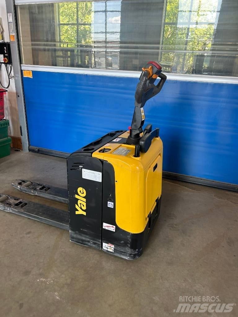 Yale MP20XUX Low lifter with platform