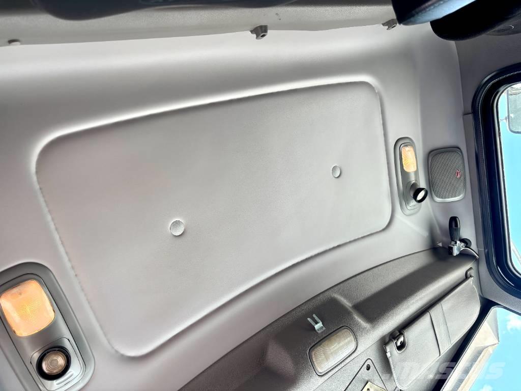 Peterbilt 388 Tractor Units