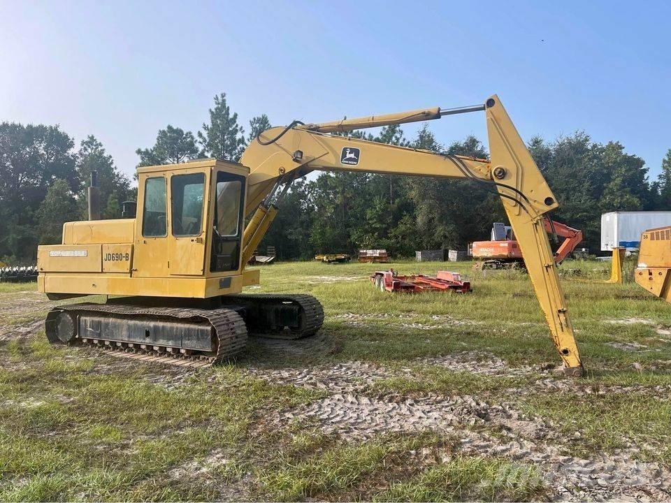 John Deere 690 B Crawler excavators