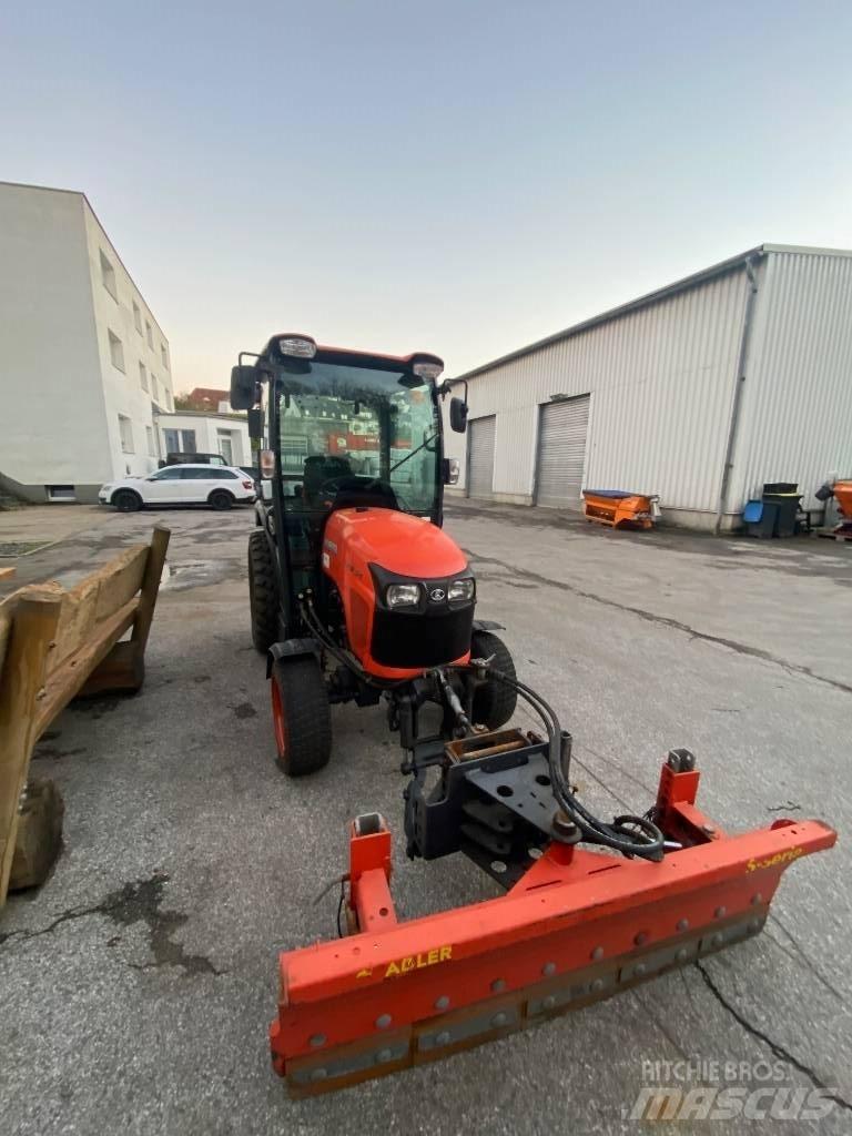 Kubota STW 34 Compact tractors