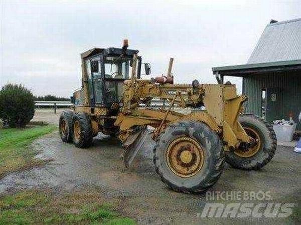 Komatsu GD525A-1 Graders