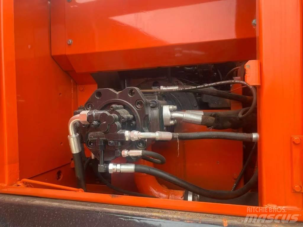 Doosan DX 225 LC Crawler excavators