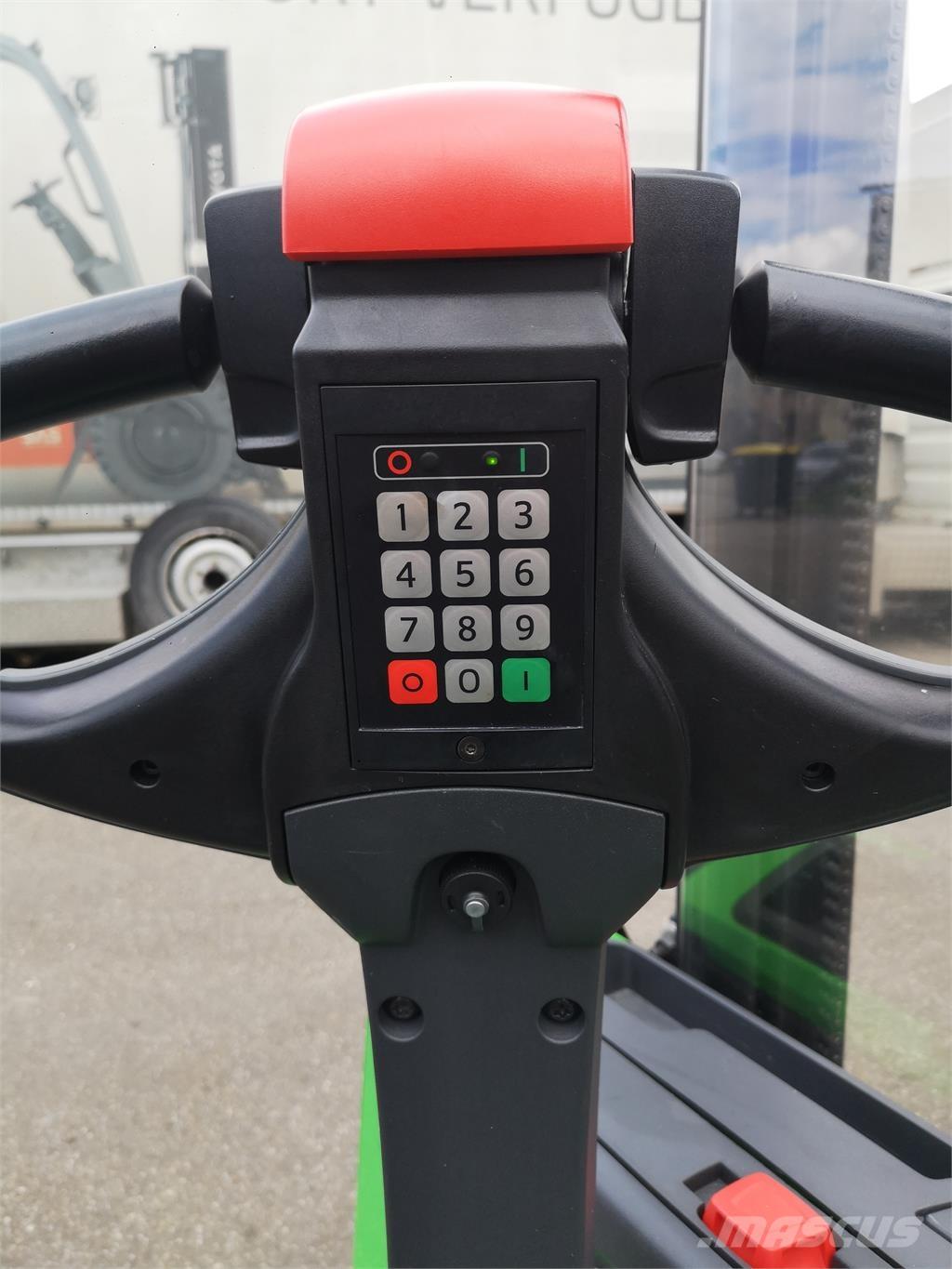 Cesab S210 Self propelled stackers