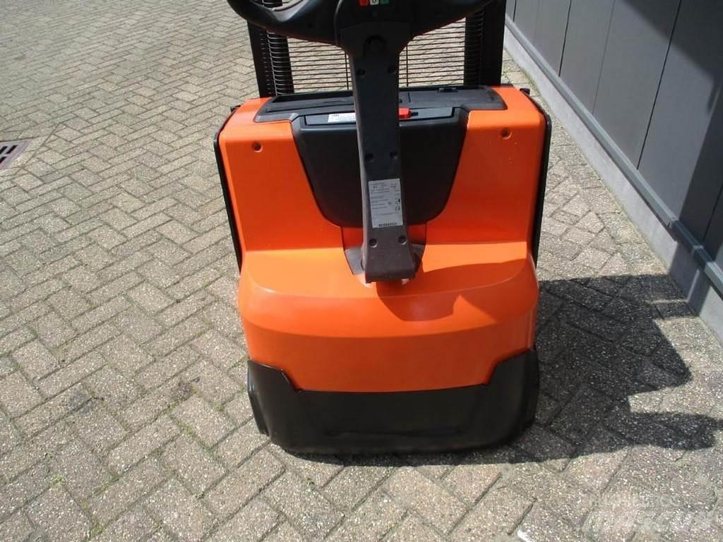 Toyota SWE 120L Pedestrian stacker