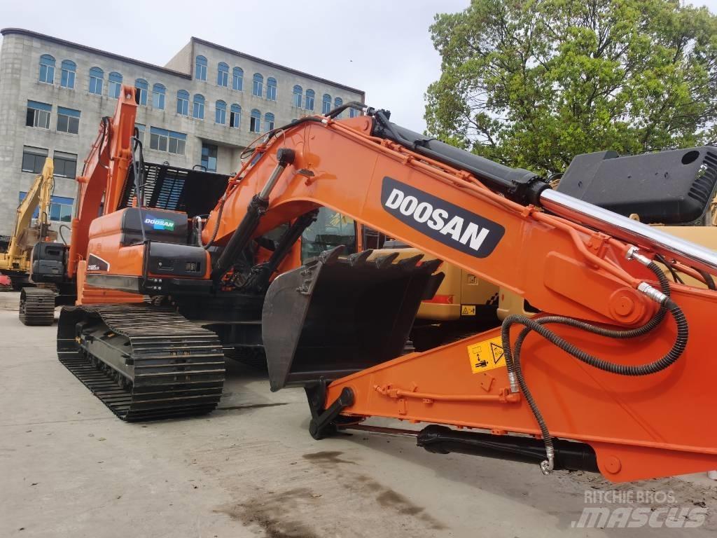 Doosan DX 225 LC Crawler excavators