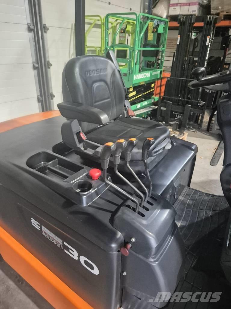 Doosan B 30 X-5 Electric forklift trucks