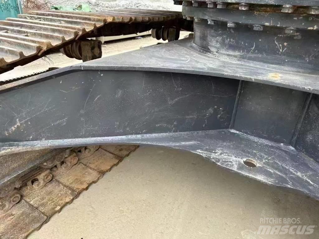 Komatsu PC 210-10 Crawler excavators