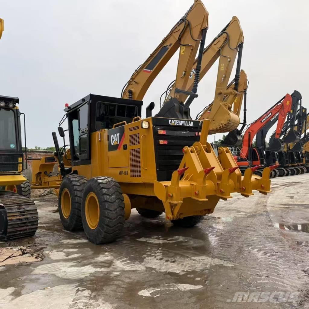CAT 140K Graders
