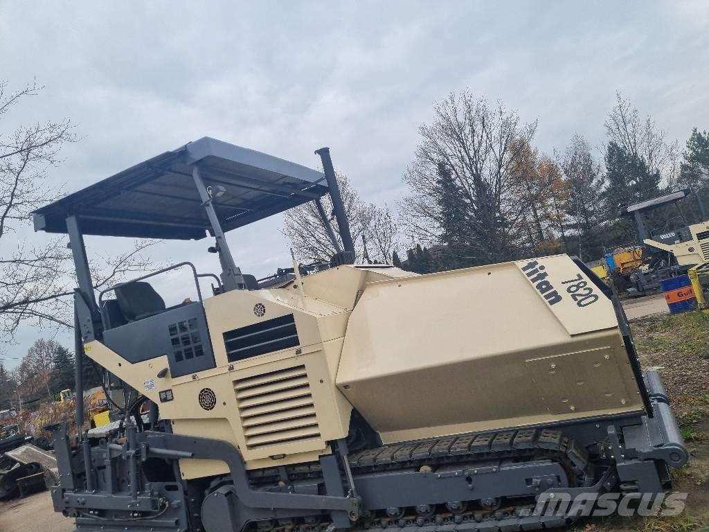 ABG Titan 7820 Asphalt pavers