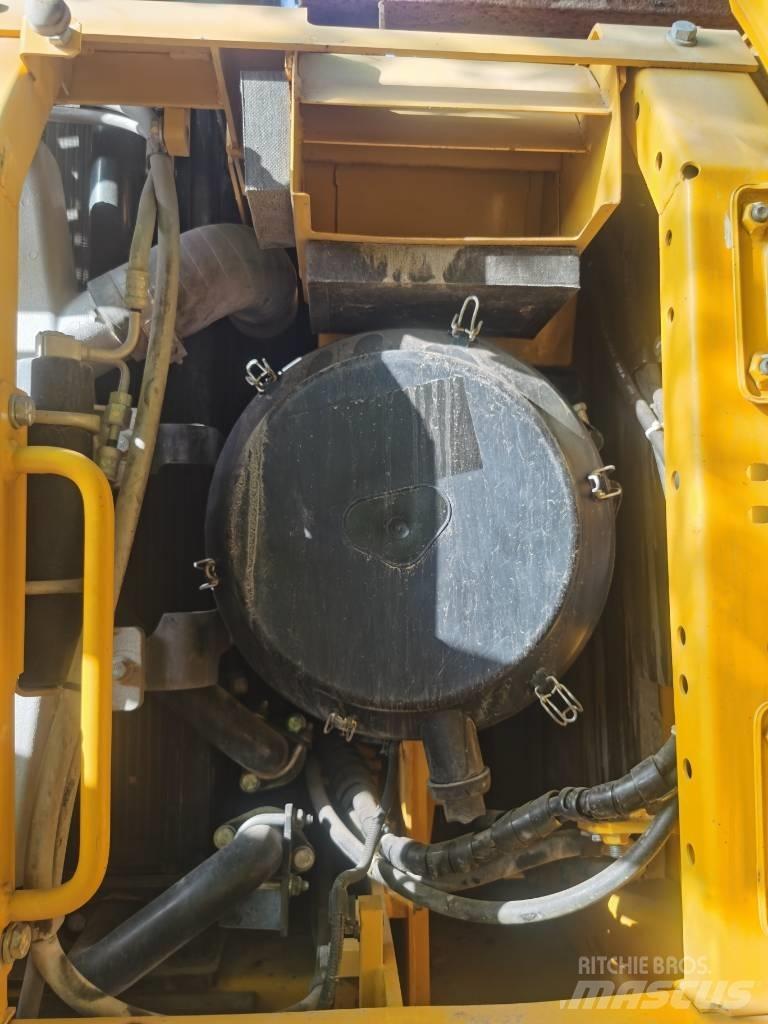 Komatsu PC 460-8 Crawler excavators