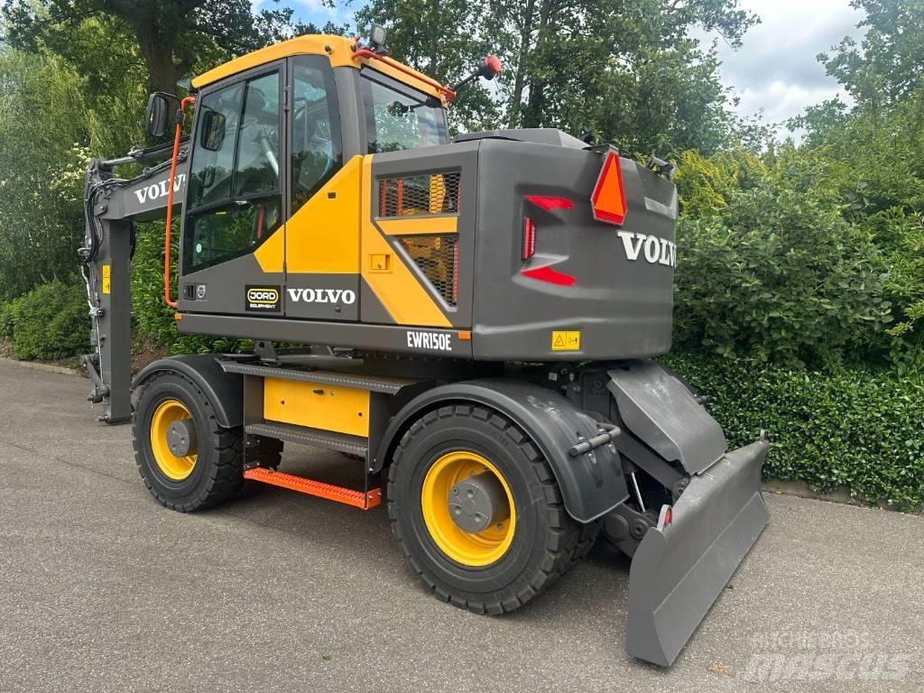 Volvo EWR 150 E Wheeled excavators