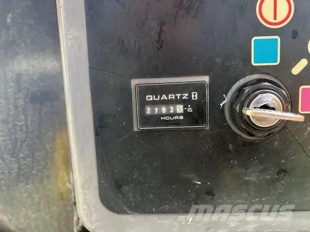 JLG 660 SJ Telescopic boom lifts