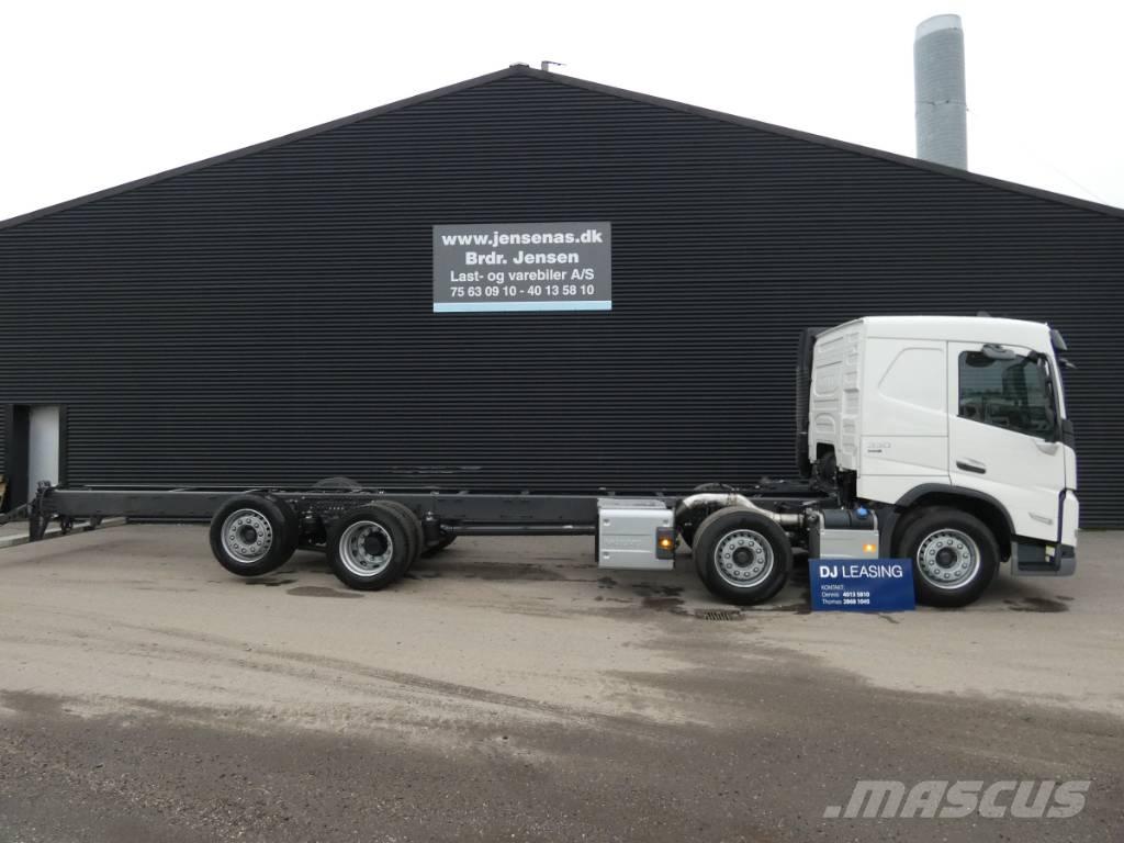 Volvo FM 330 Chassis Cab trucks