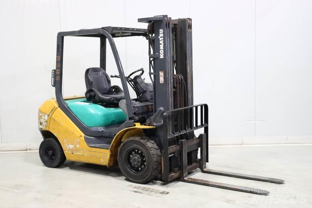 Komatsu FD25T-16 Diesel trucks