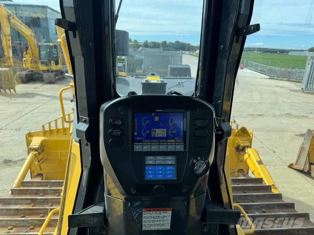 Komatsu D85PX-18 Crawler dozers