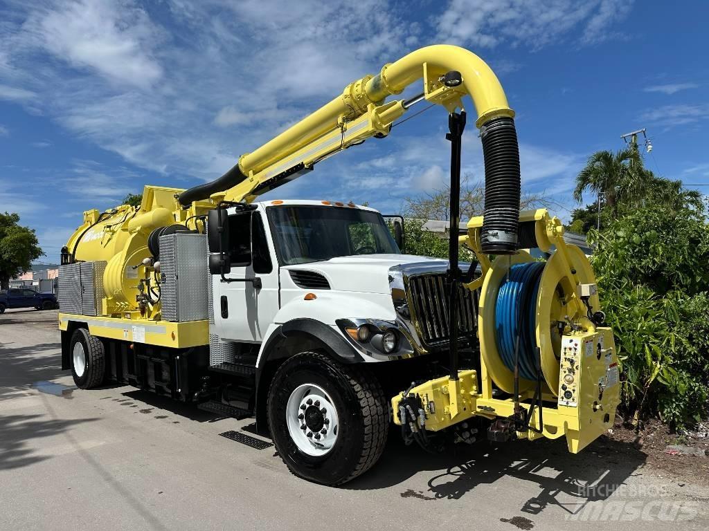 International 7400 Combi / vacuum trucks