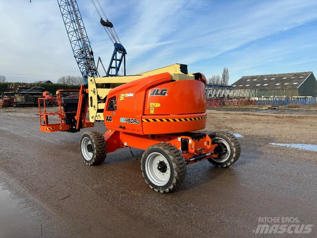 JLG EC 450 AJ Articulated boom lifts