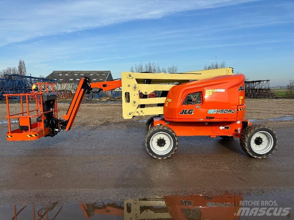 JLG EC 450 AJ Articulated boom lifts