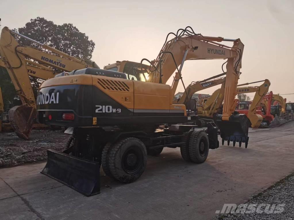 Hyundai R210W-7 Wheeled excavators