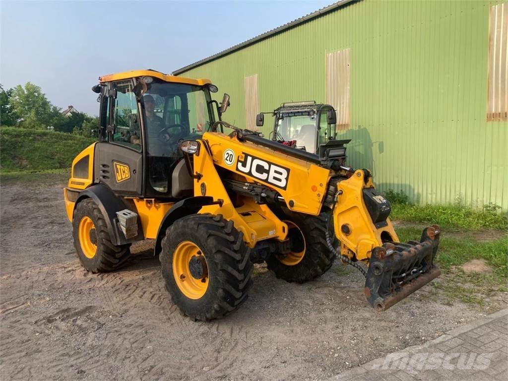 JCB TM 220 Telehandlers for agriculture