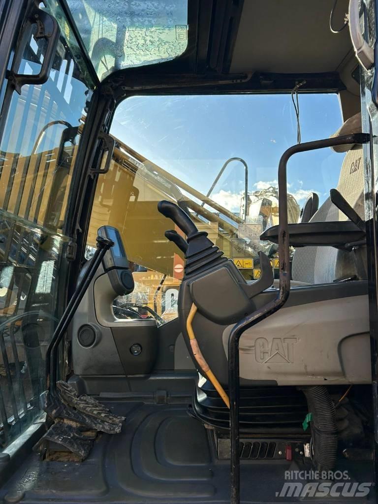 CAT 324 D L Crawler excavators
