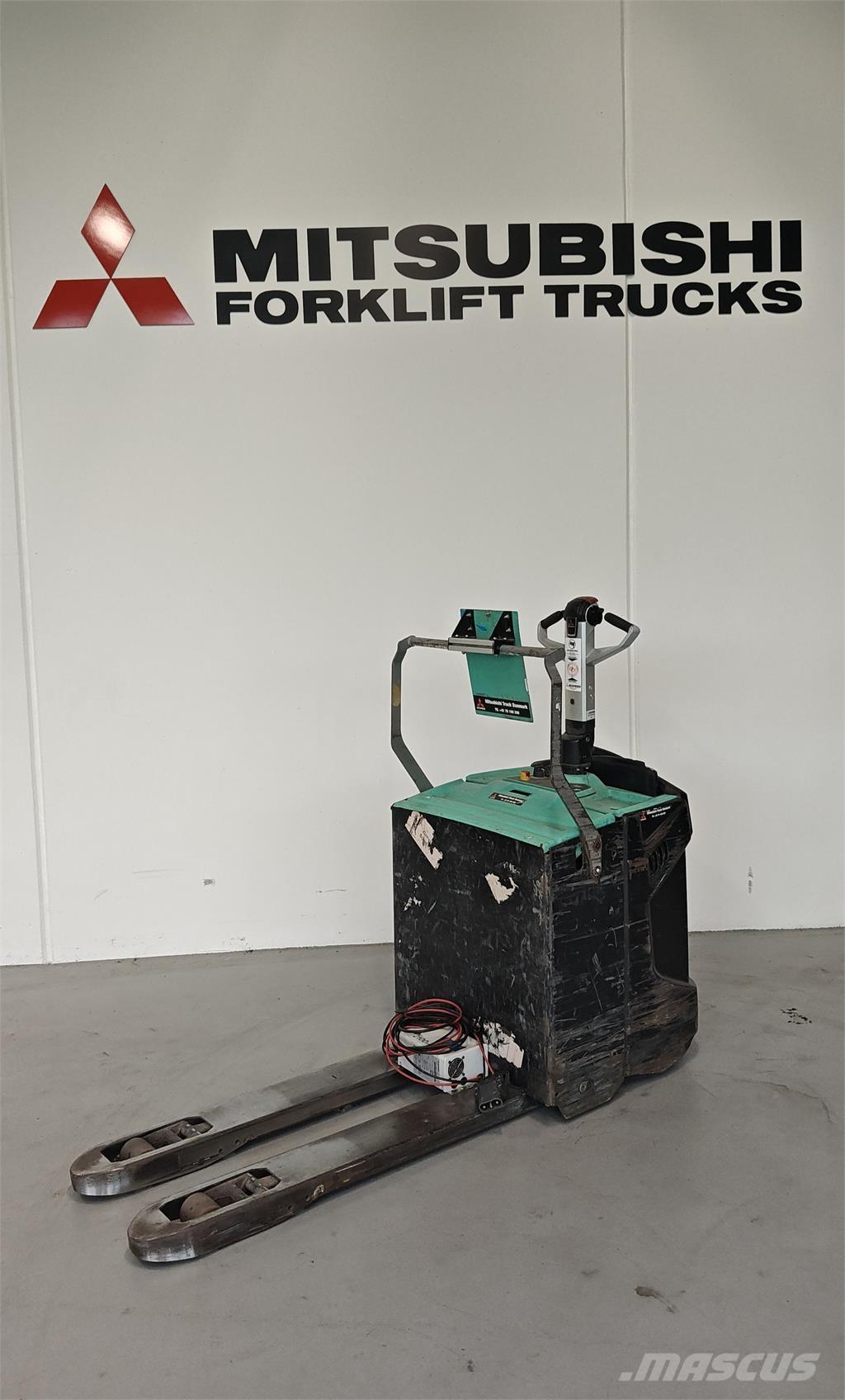 Mitsubishi PBV20N2 Platform truck