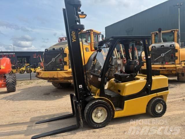 Yale GDP 35 VX Diesel trucks