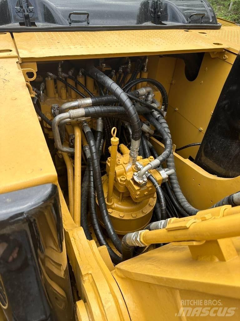 CAT 320D Crawler excavators