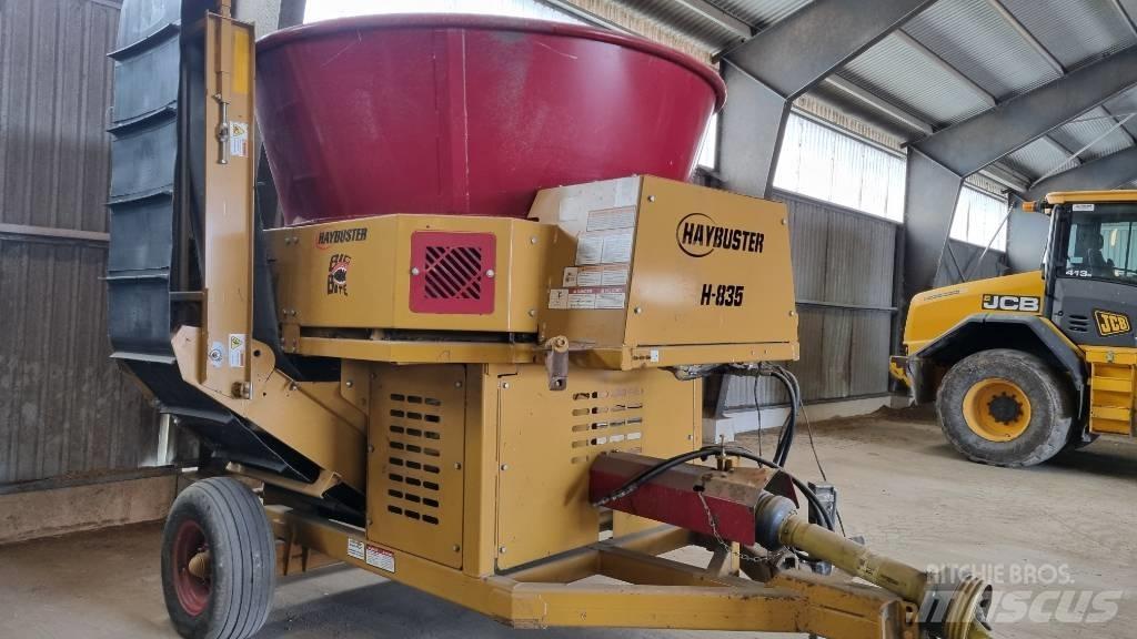 Haybuster H-835 Bale shredders, cutters and unrollers