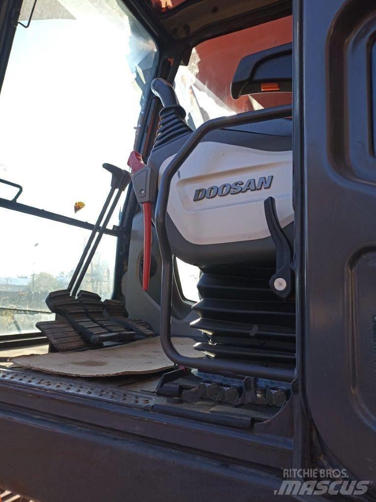 Doosan DX340LC-5 Backhoe loaders