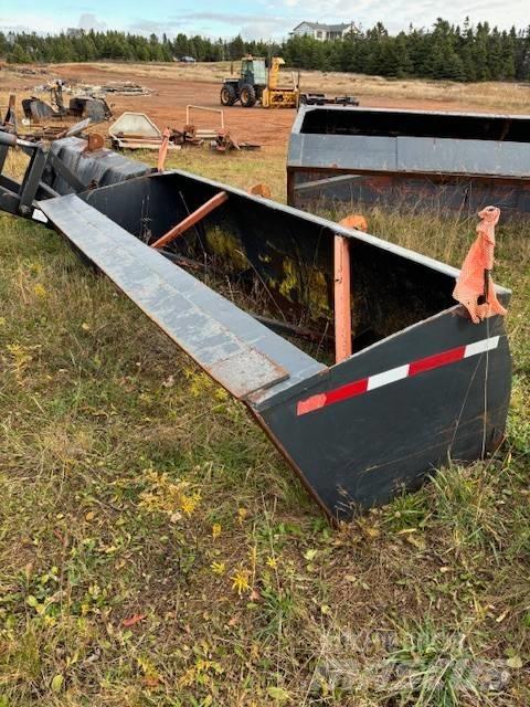 John Deere 320 SL Backhoe loaders