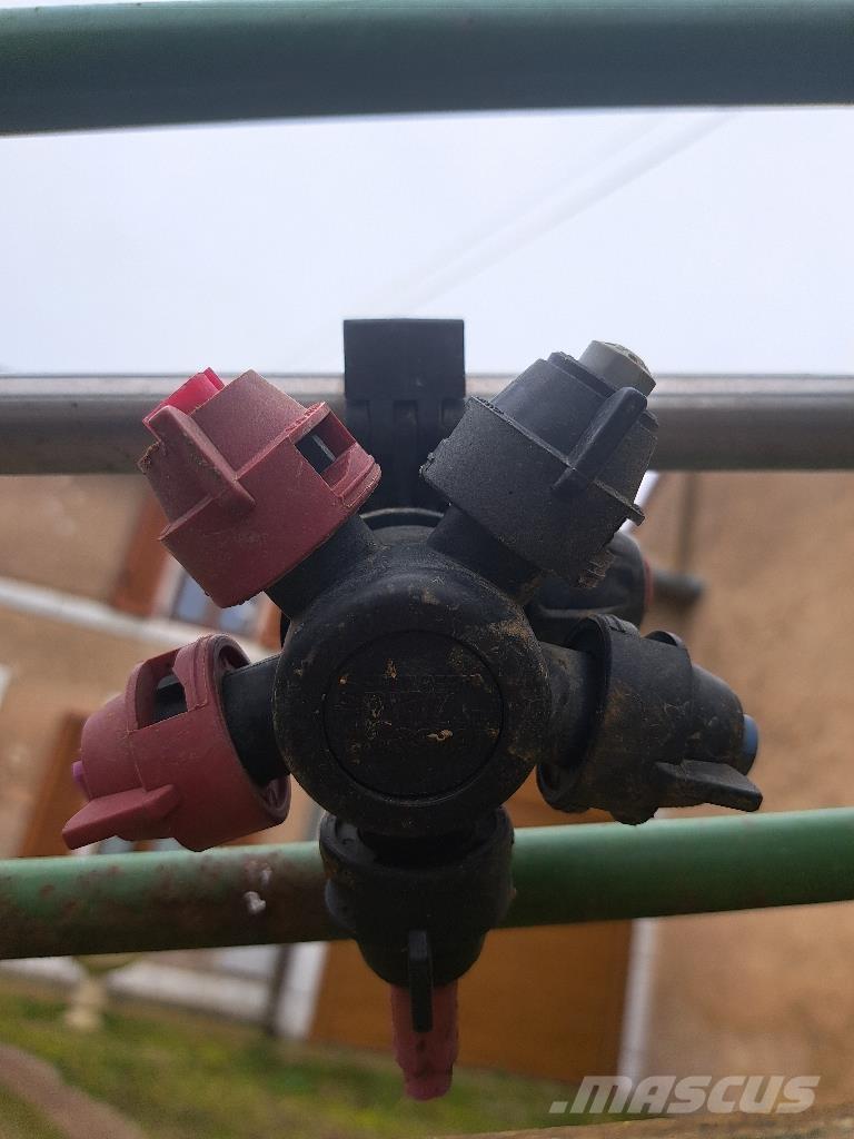 John Deere 732 Trailed sprayers