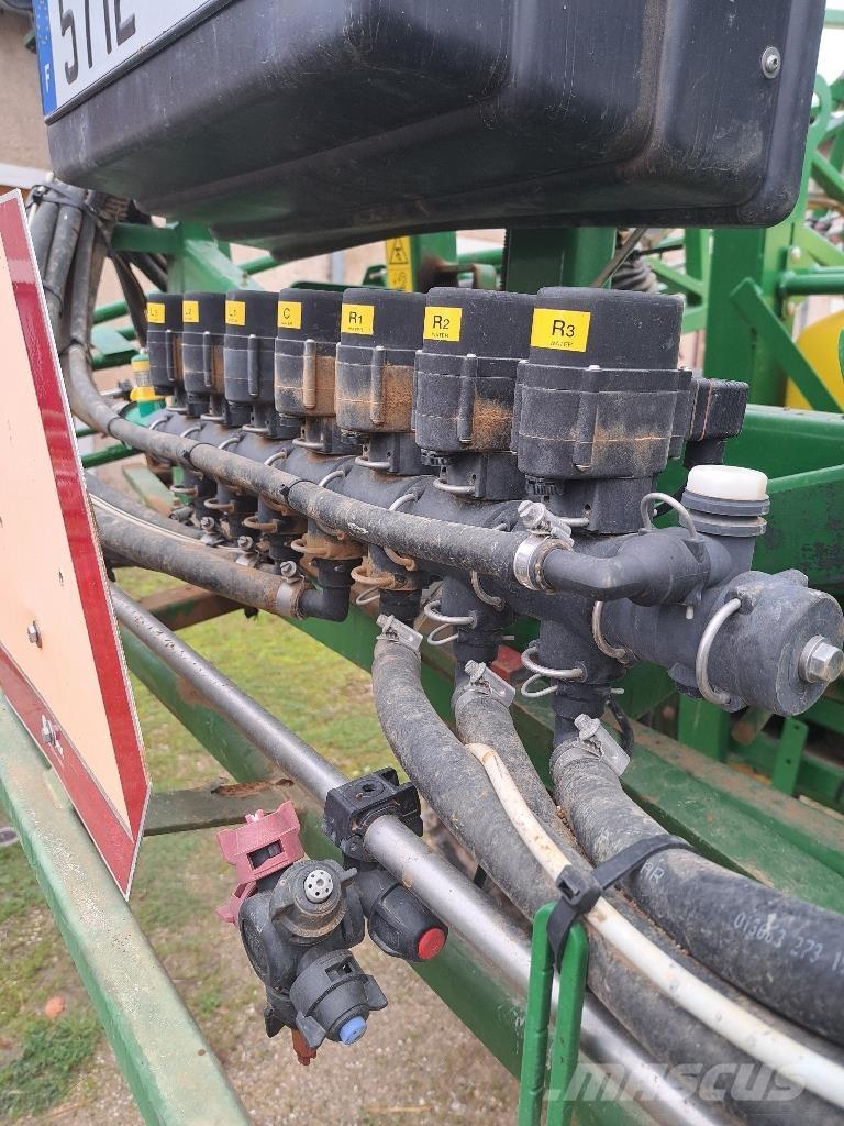 John Deere 732 Trailed sprayers