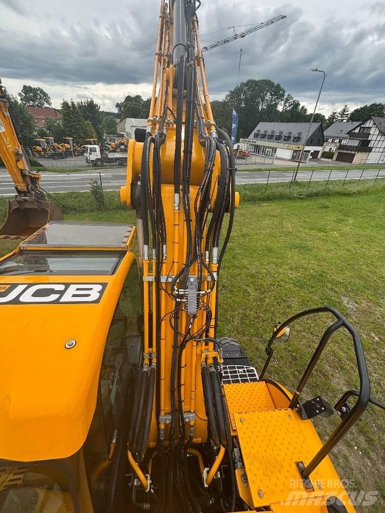 JCB JS 145 W Wheeled excavators