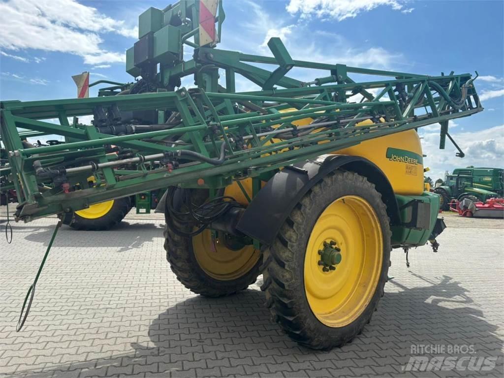 John Deere 740i Trailed sprayers
