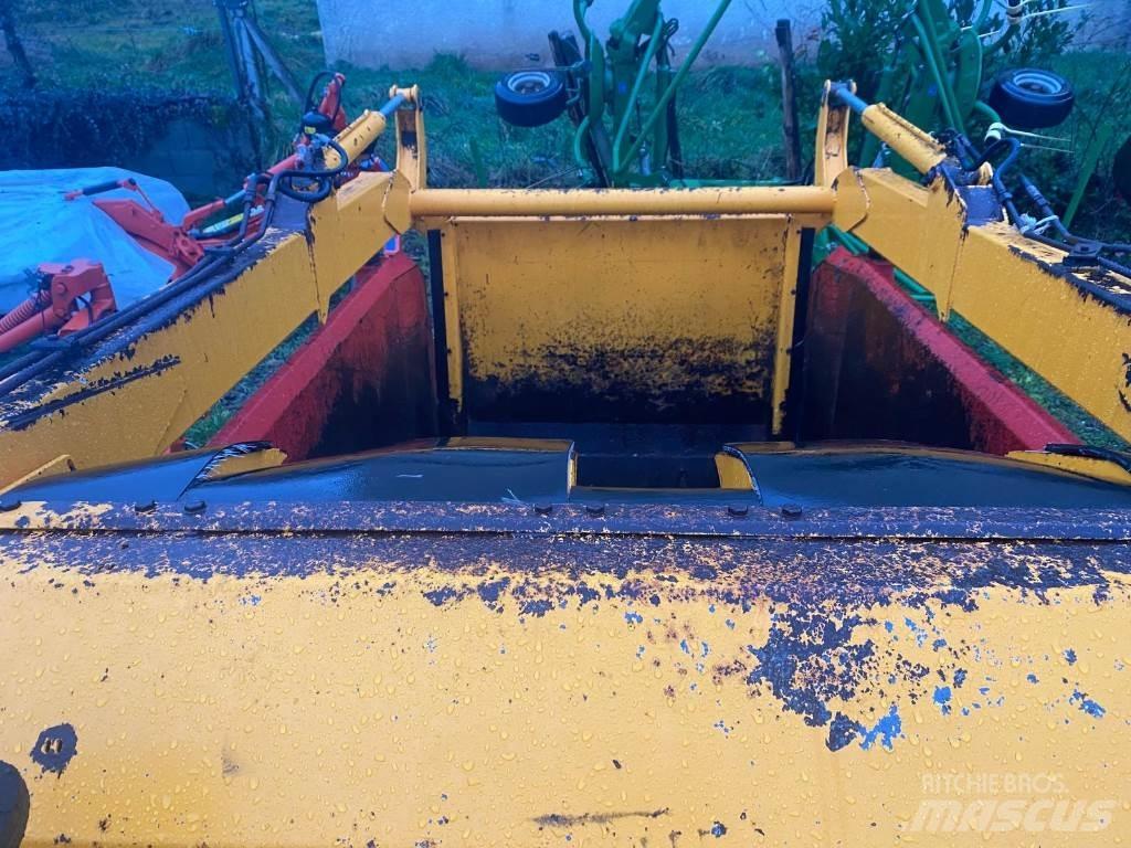 Gyrax 5500L Silo unloading equipment