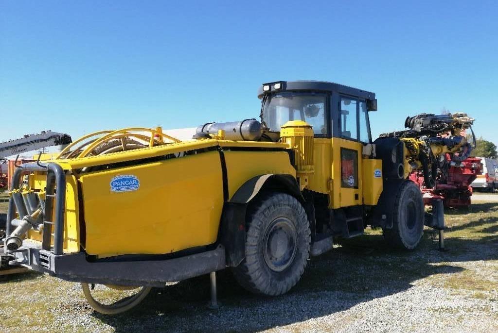 Atlas Copco L2C Horizontal Directional Drilling Equipment