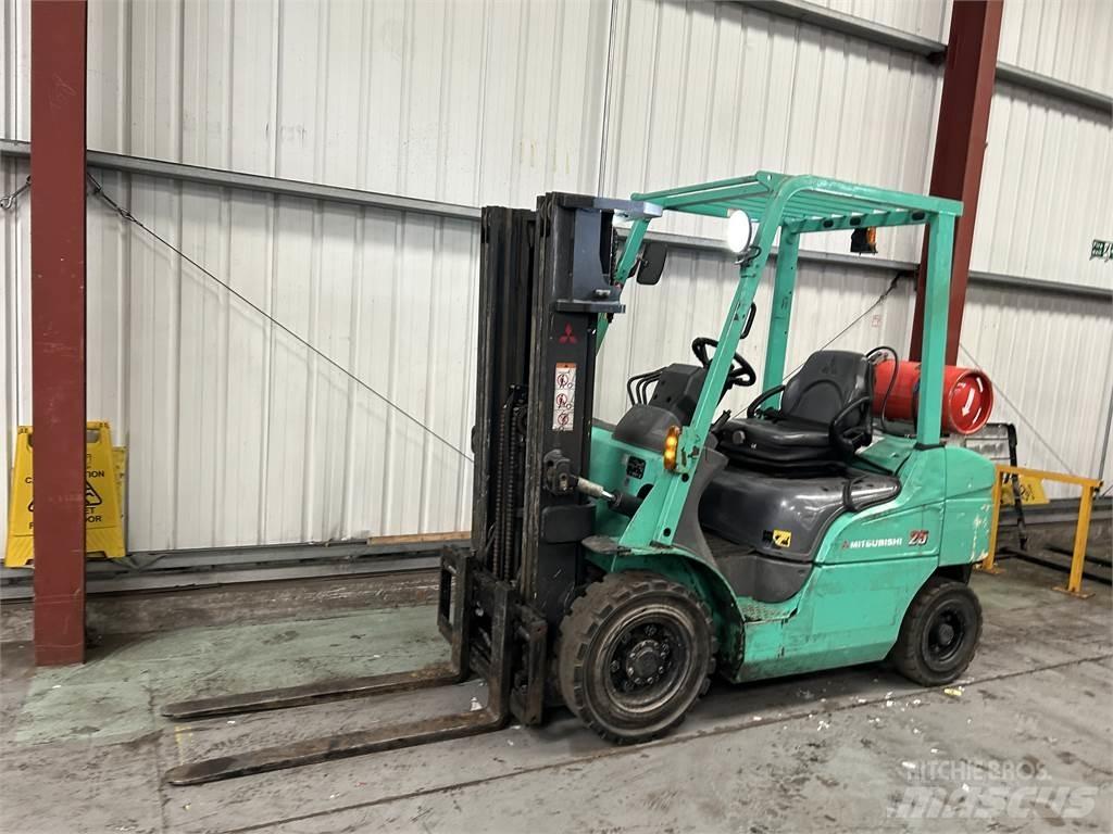 Mitsubishi FG25NT LPG trucks