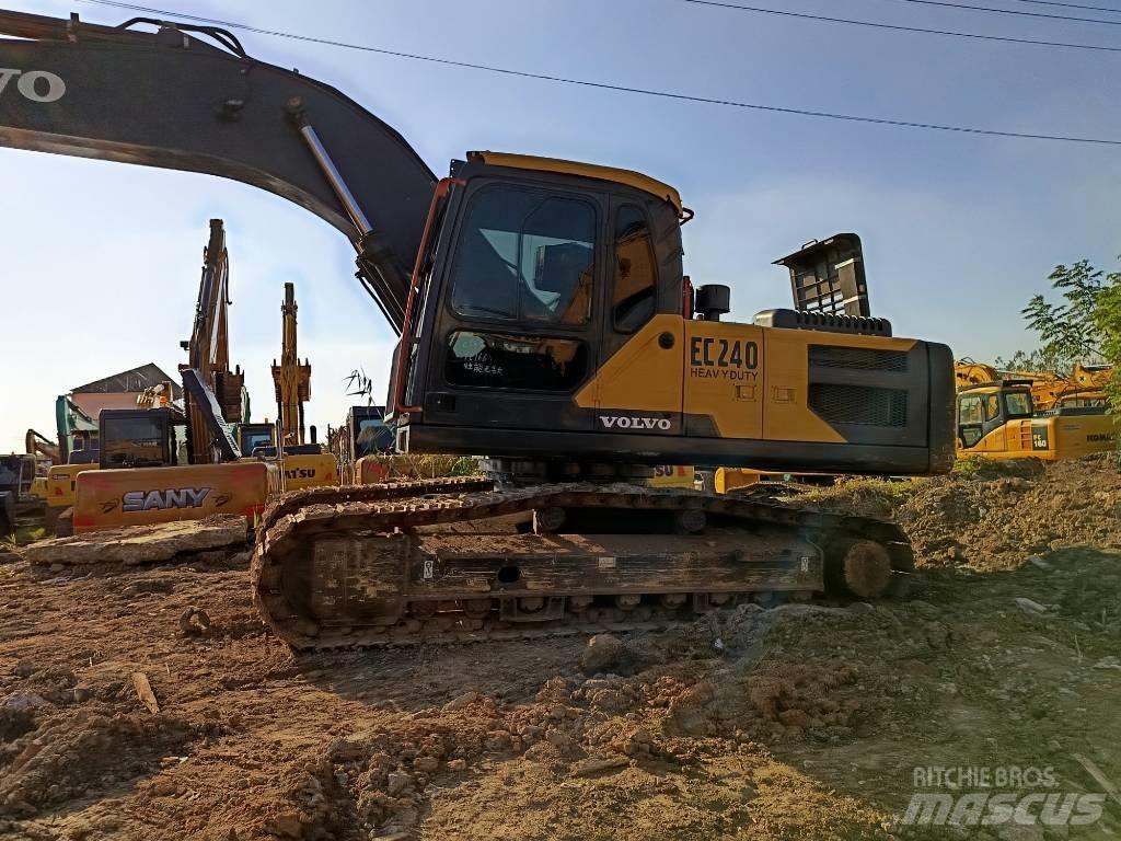 Volvo EC 240 Crawler excavators