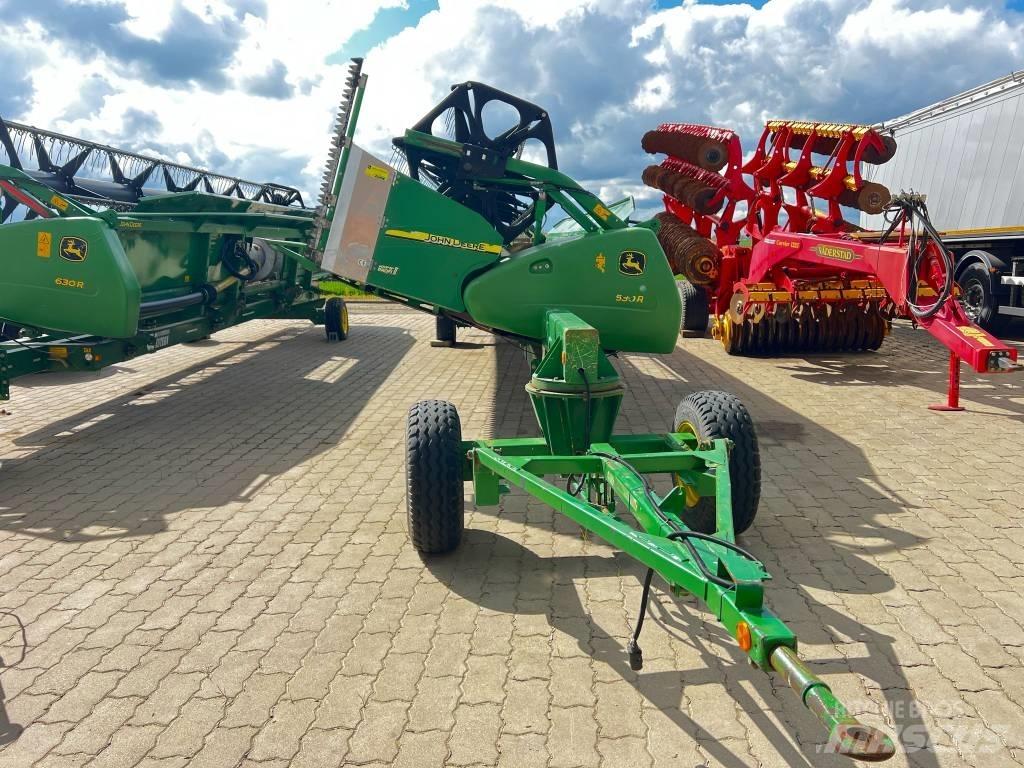 John Deere 630 R Combine harvester heads
