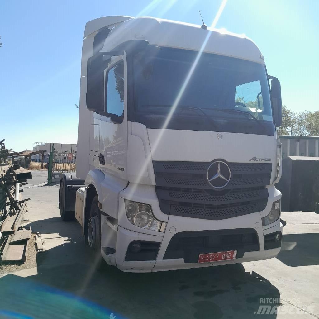 Mercedes-Benz 1842 Tractor Units