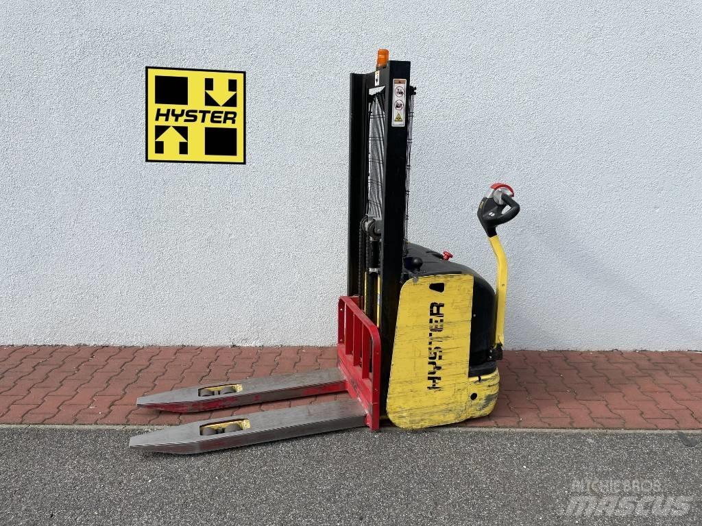 Hyster S1.2 Pedestrian stacker