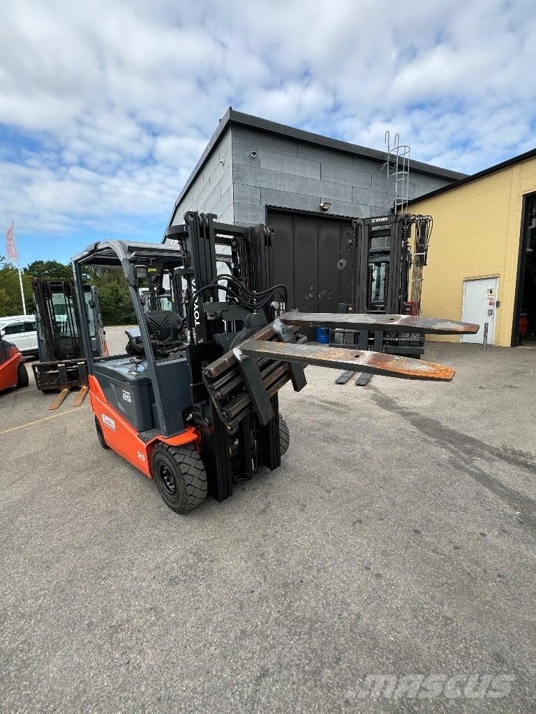 Toyota 8FBMT25 Electric forklift trucks